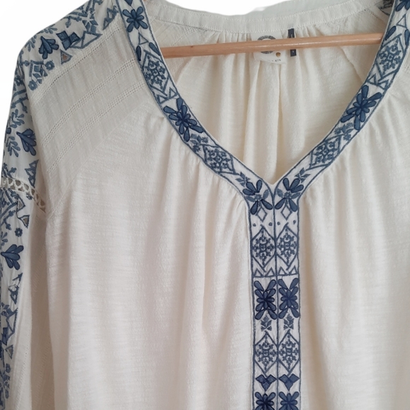 Anthropologie Akemi Kin Boho Embroidered Top - Picture 7 of 14